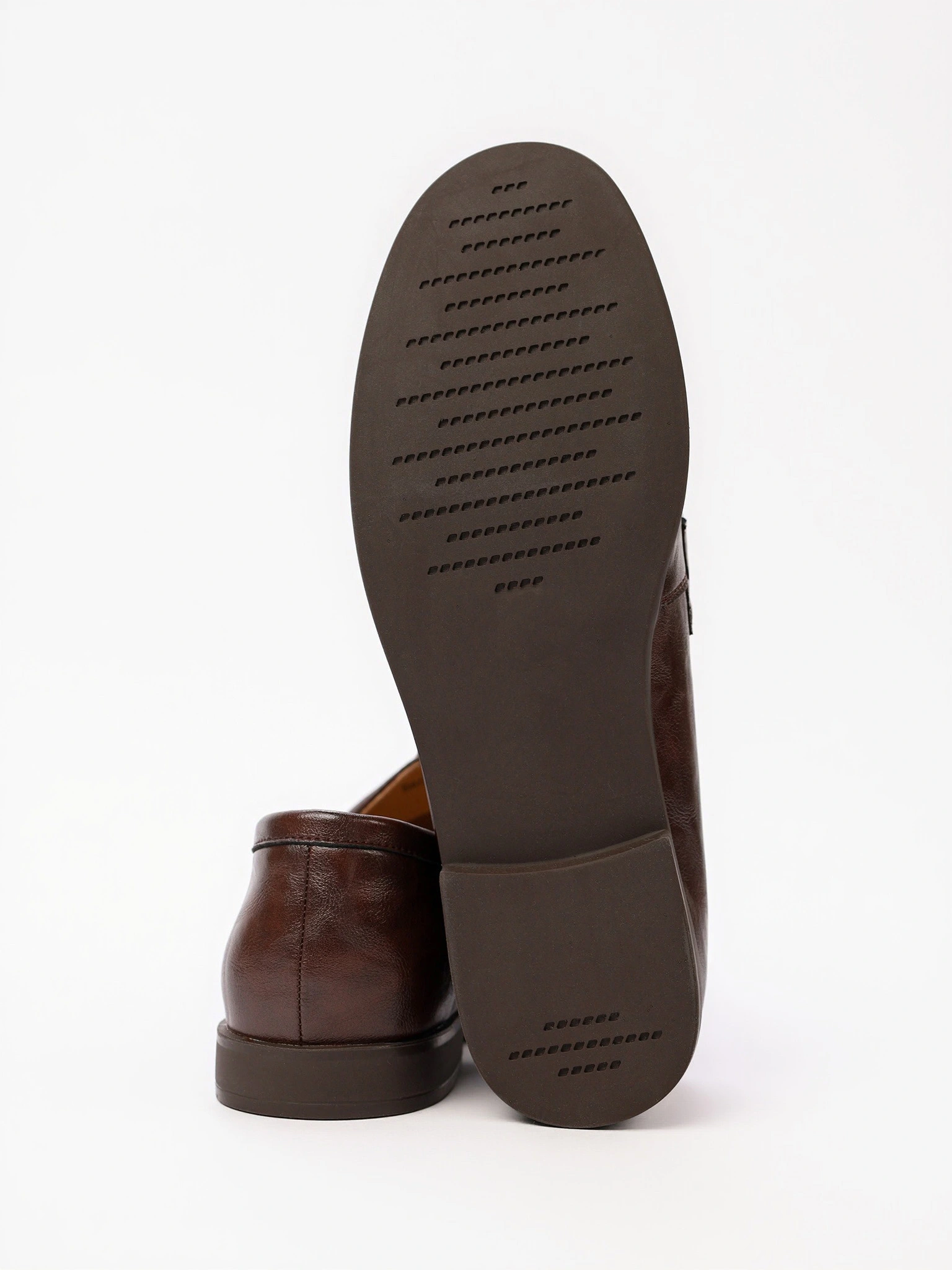 Лоферы бордового цвета на венском каблуке